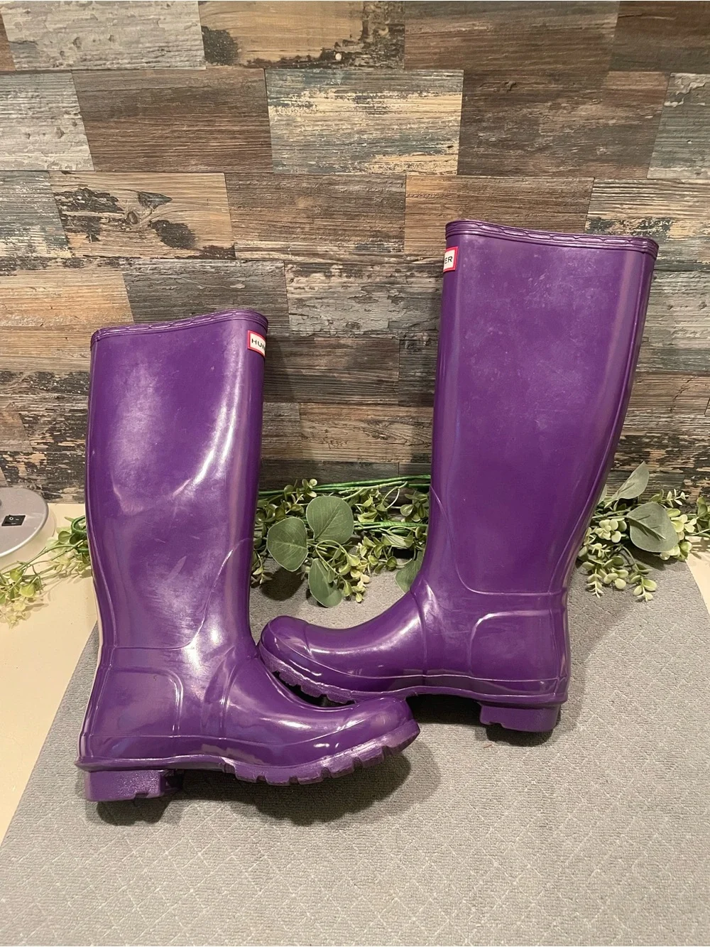 Hunter Original Gloss Purple Rain Boots Size 7 Women's
